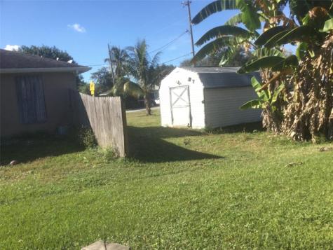 299 Avenue L Moore Haven FL 33471