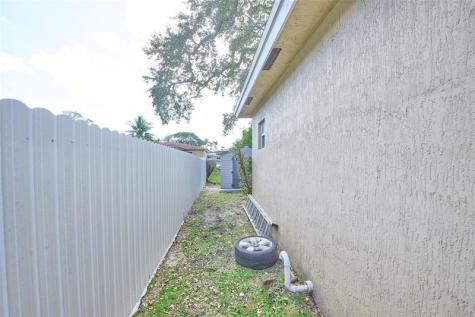 3298 NW 49th Street Miami FL 33142