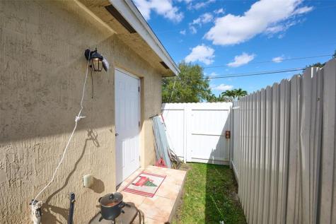 3298 NW 49th Street Miami FL 33142