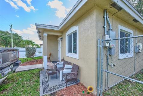 3298 NW 49th Street Miami FL 33142