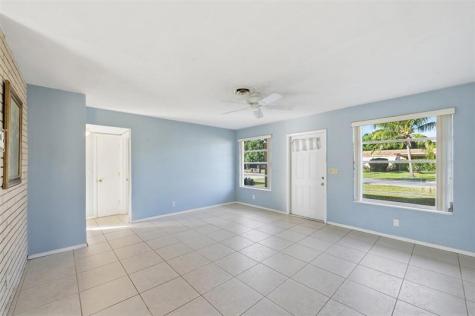 4030 NW 3rd Way Deerfield Beach FL 33064