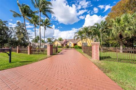 11301 SW 3rd Street Plantation FL 33325
