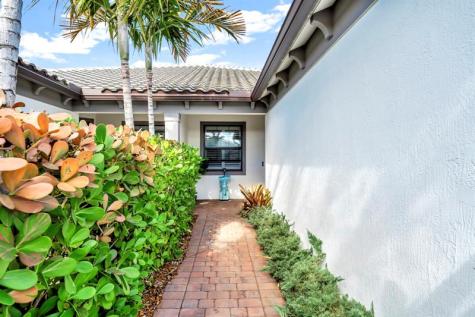 5276 Unity Square Vero Beach FL 32967