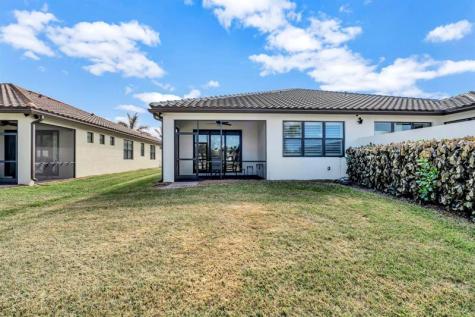 5276 Unity Square Vero Beach FL 32967