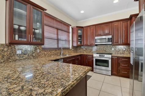 9696 Vineyard Court Boca Raton FL 33428