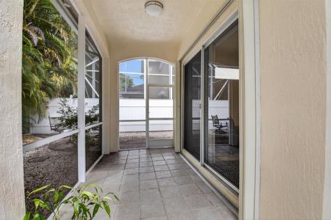 9696 Vineyard Court Boca Raton FL 33428