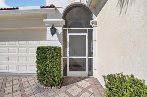 9696 Vineyard Court Boca Raton FL 33428