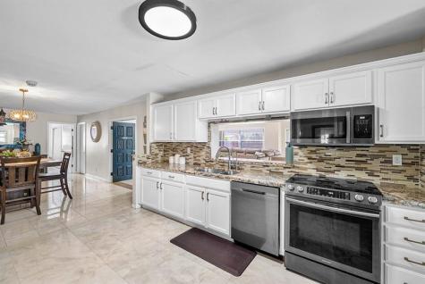 9040 NW 20th Street Pembroke Pines FL 33024