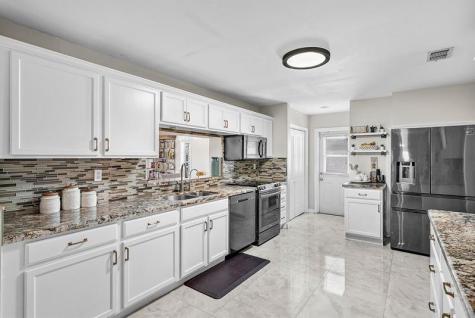9040 NW 20th Street Pembroke Pines FL 33024