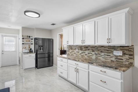9040 NW 20th Street Pembroke Pines FL 33024