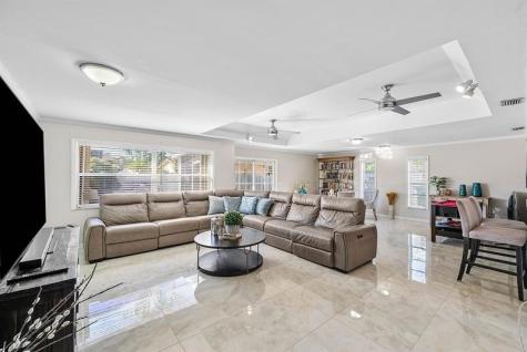 9040 NW 20th Street Pembroke Pines FL 33024
