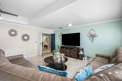 9040 NW 20th Street Pembroke Pines FL 33024