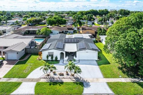 9040 NW 20th Street Pembroke Pines FL 33024