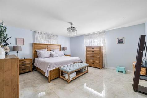 9040 NW 20th Street Pembroke Pines FL 33024