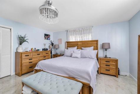 9040 NW 20th Street Pembroke Pines FL 33024