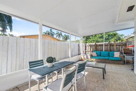9040 NW 20th Street Pembroke Pines FL 33024