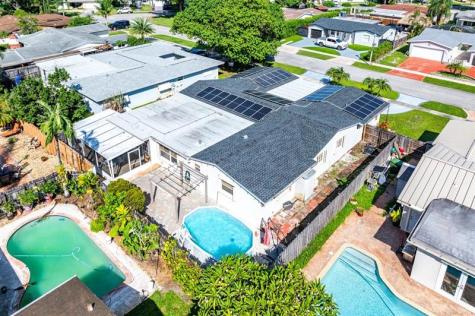 9040 NW 20th Street Pembroke Pines FL 33024