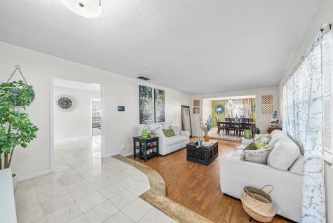 9040 NW 20th Street Pembroke Pines FL 33024