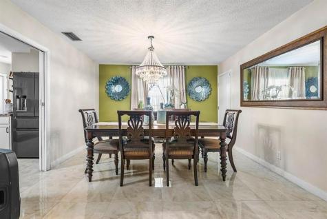 9040 NW 20th Street Pembroke Pines FL 33024