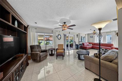 9812 NW 75th Court Tamarac FL 33321