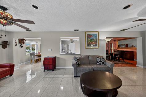 9812 NW 75th Court Tamarac FL 33321