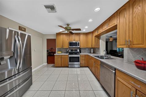 9812 NW 75th Court Tamarac FL 33321