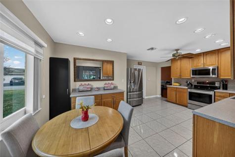 9812 NW 75th Court Tamarac FL 33321