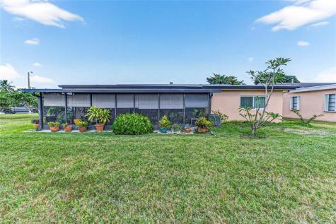 9812 NW 75th Court Tamarac FL 33321