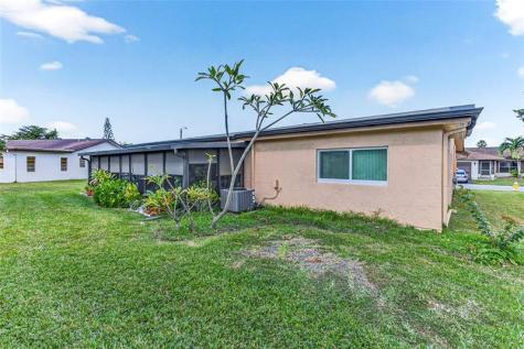 9812 NW 75th Court Tamarac FL 33321