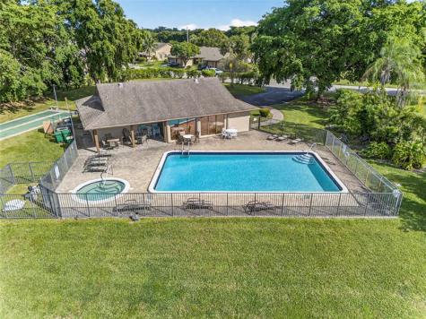 9812 NW 75th Court Tamarac FL 33321