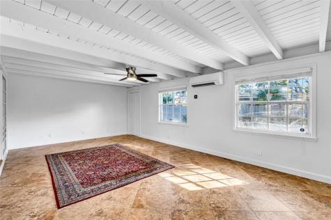 1760 NE 40th Court Oakland Park FL 33334