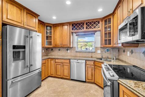 1760 NE 40th Court Oakland Park FL 33334
