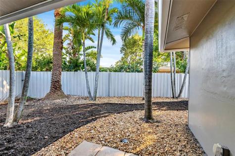 1760 NE 40th Court Oakland Park FL 33334