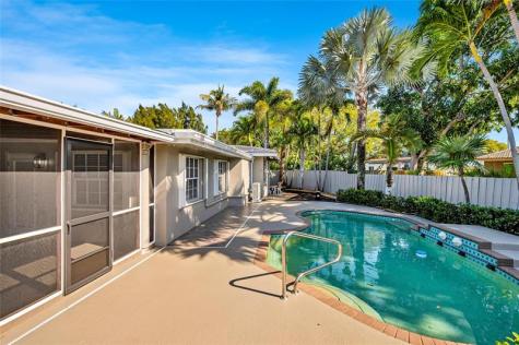 1760 NE 40th Court Oakland Park FL 33334