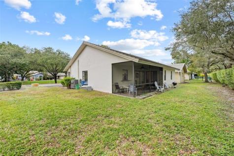 425 Shadow Wood Lane Coral Springs FL 33071