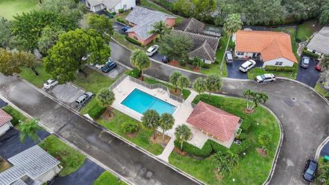 425 Shadow Wood Lane Coral Springs FL 33071