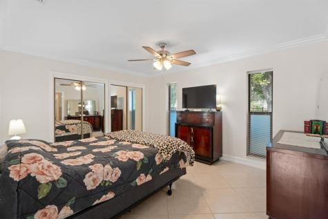 5570 NE 26 Avenue Fort Lauderdale FL 33308