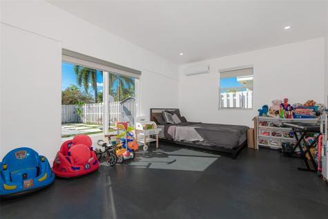 5300 Garfield Street Hollywood FL 33021