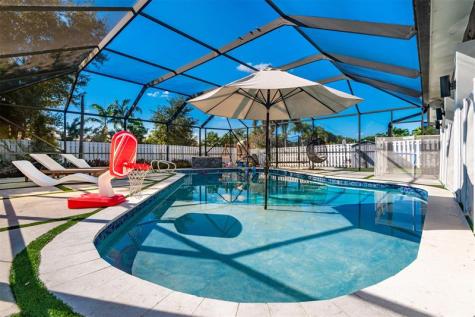 5300 Garfield Street Hollywood FL 33021