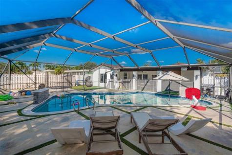 5300 Garfield Street Hollywood FL 33021