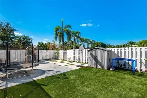 5300 Garfield Street Hollywood FL 33021