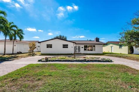 5300 Garfield Street Hollywood FL 33021