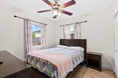 41 NE 46th Street Oakland Park FL 33334