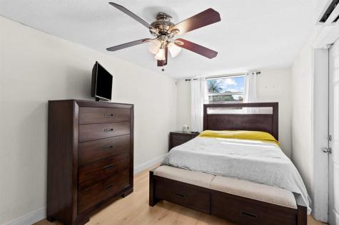 41 NE 46th Street Oakland Park FL 33334