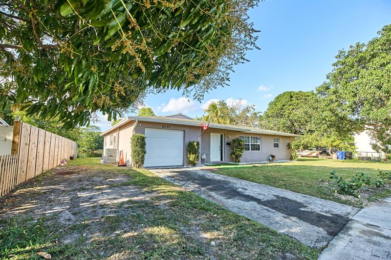 6597 Salem Street North Lauderdale FL 33068
