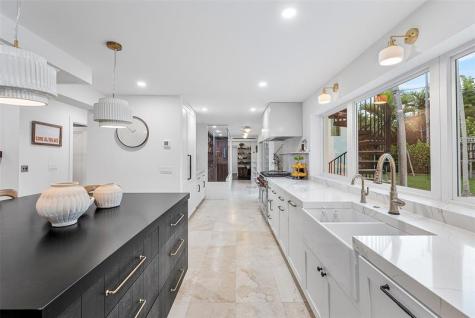 2421 NE 12th Street Fort Lauderdale FL 33304