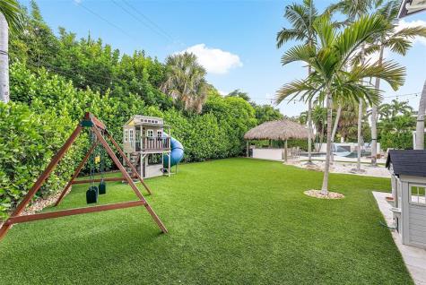 2421 NE 12th Street Fort Lauderdale FL 33304