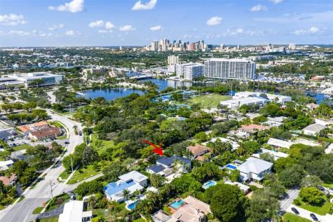 2421 NE 12th Street Fort Lauderdale FL 33304