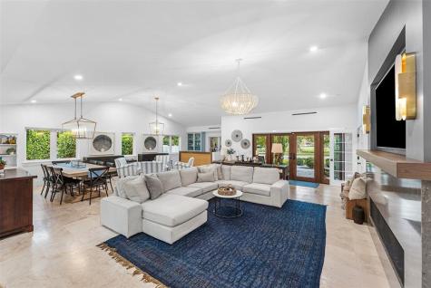 2421 NE 12th Street Fort Lauderdale FL 33304