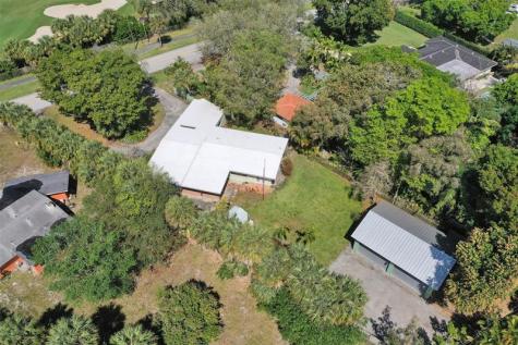 720 E Country Club Circle Plantation FL 33317